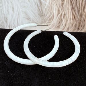 Vintage lightweight lucite, off white open hoop pierced earrings